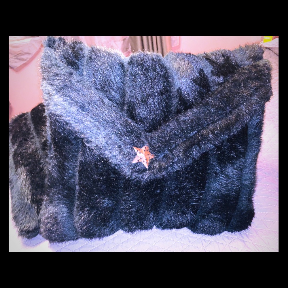 💜Black Faux Fur Acent Pillows💜